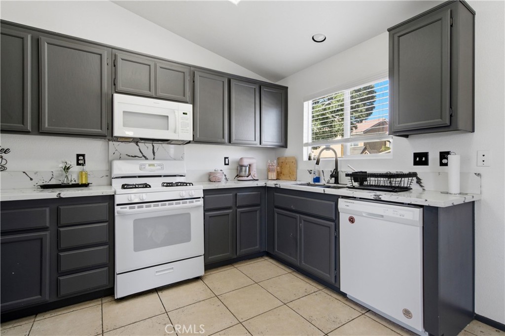 14513 Palm Street Property Photo 12