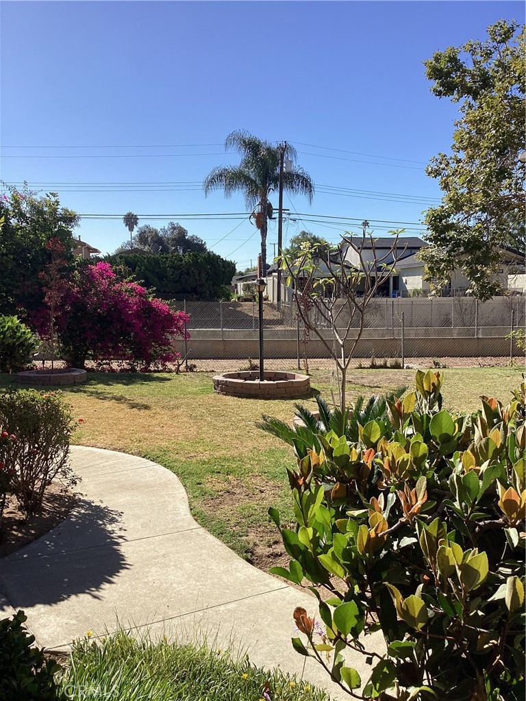 790 Juanita Ave #b Property Photo 2