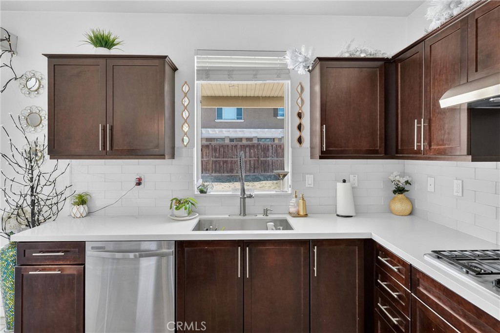 29113 Fall River Property Photo 11