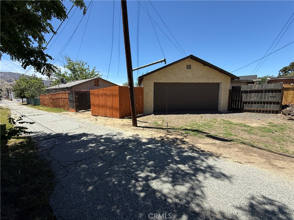162 N 3rd Property Photo 5