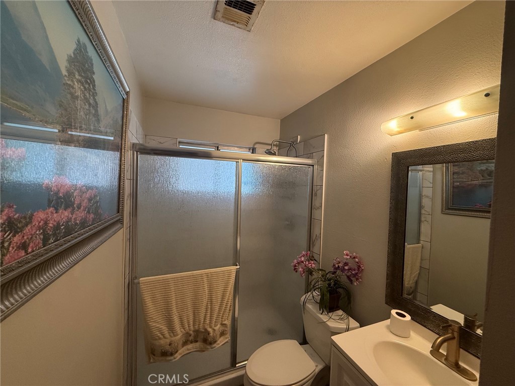 1275 E 37th Property Photo 12