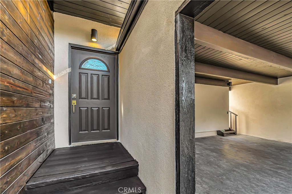 470 Wellington Property Photo 4