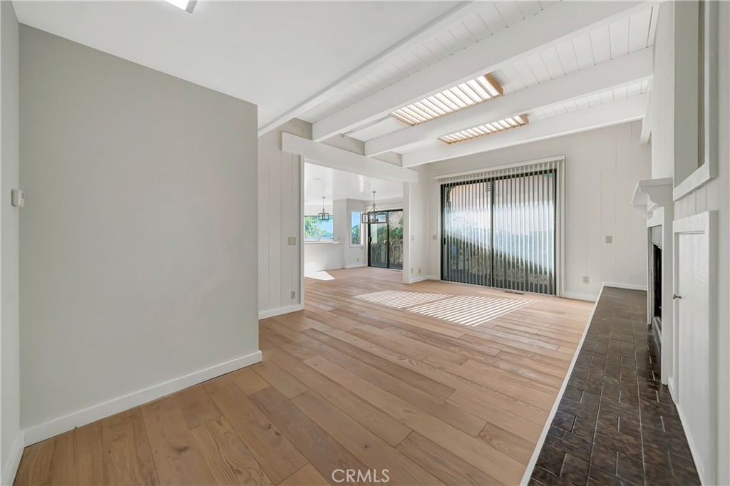 470 Wellington Property Photo 6