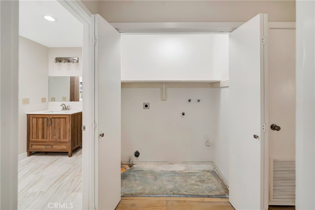 470 Wellington Property Photo 25