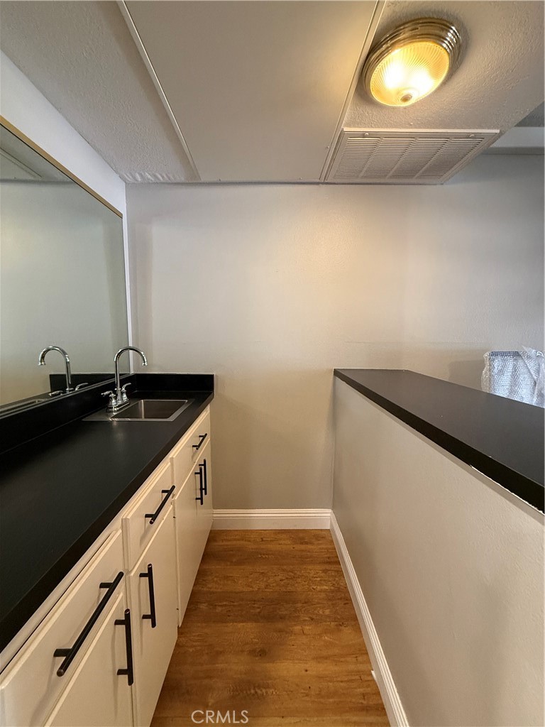 2900 Madison Property Photo 6