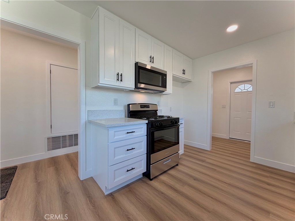 682 E La Verne Avenue Property Photo 5