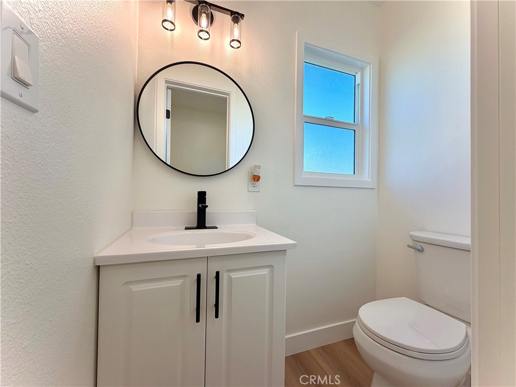 682 E La Verne Avenue Property Photo 10