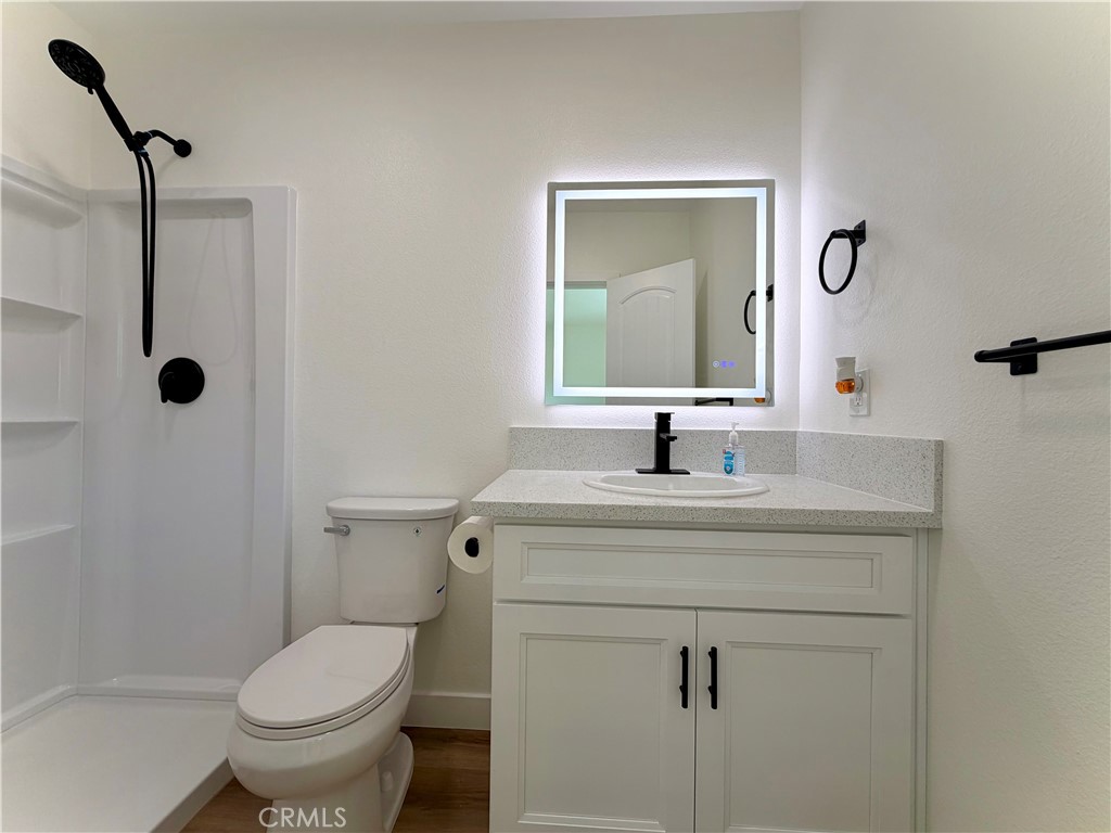 682 E La Verne Avenue Property Photo 12