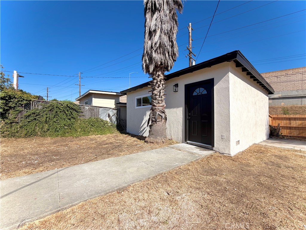 682 E La Verne Avenue Property Photo 19