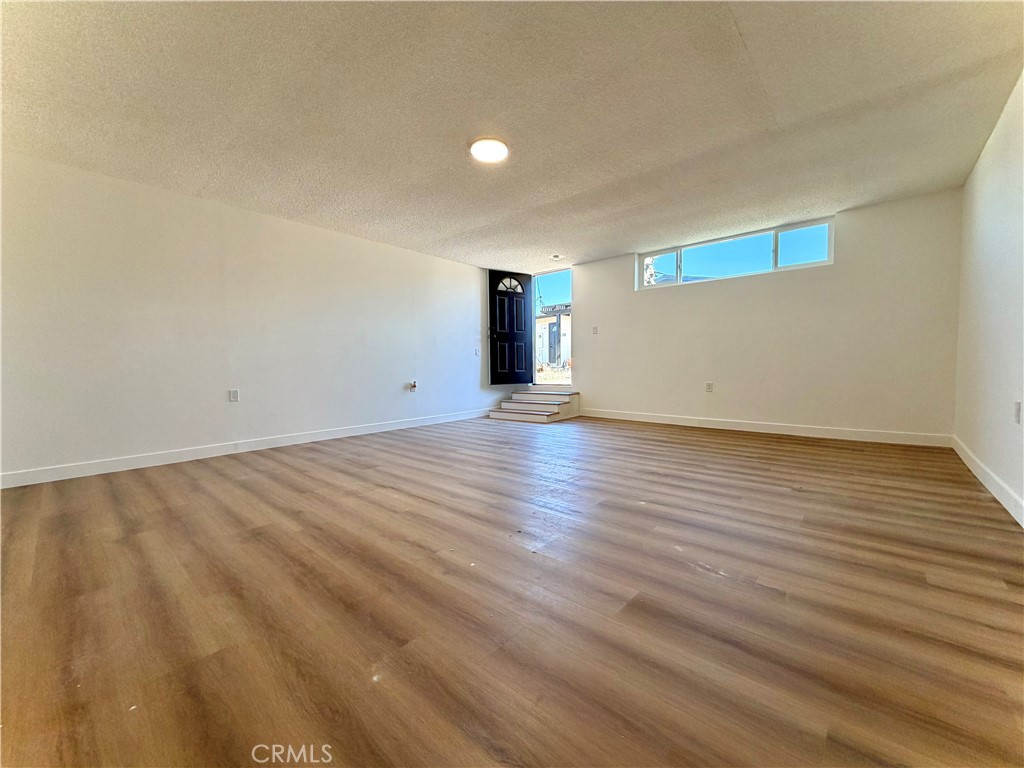 682 E La Verne Avenue Property Photo 20