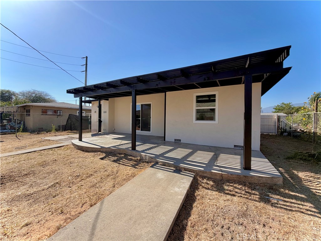682 E La Verne Avenue Property Photo 23