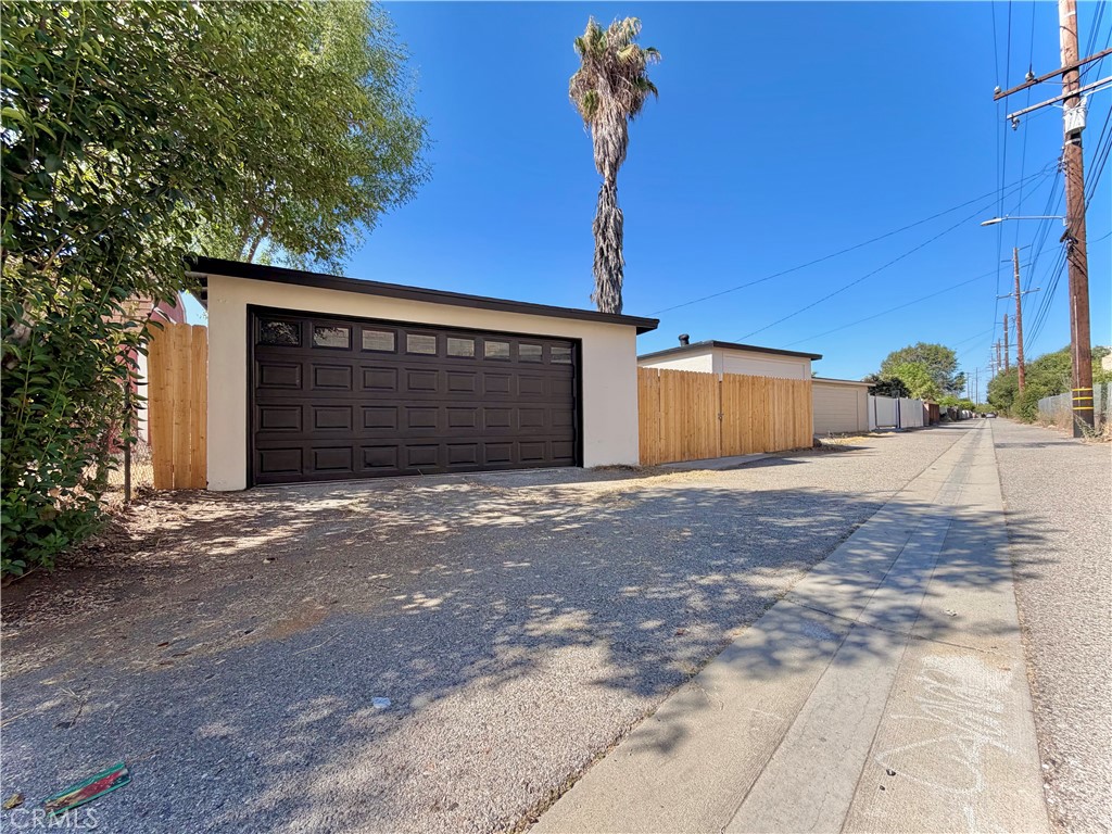 682 E La Verne Avenue Property Photo 25