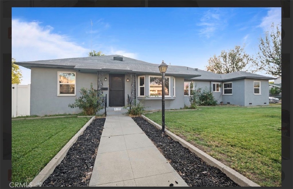 2498 N G St Property Photo 1