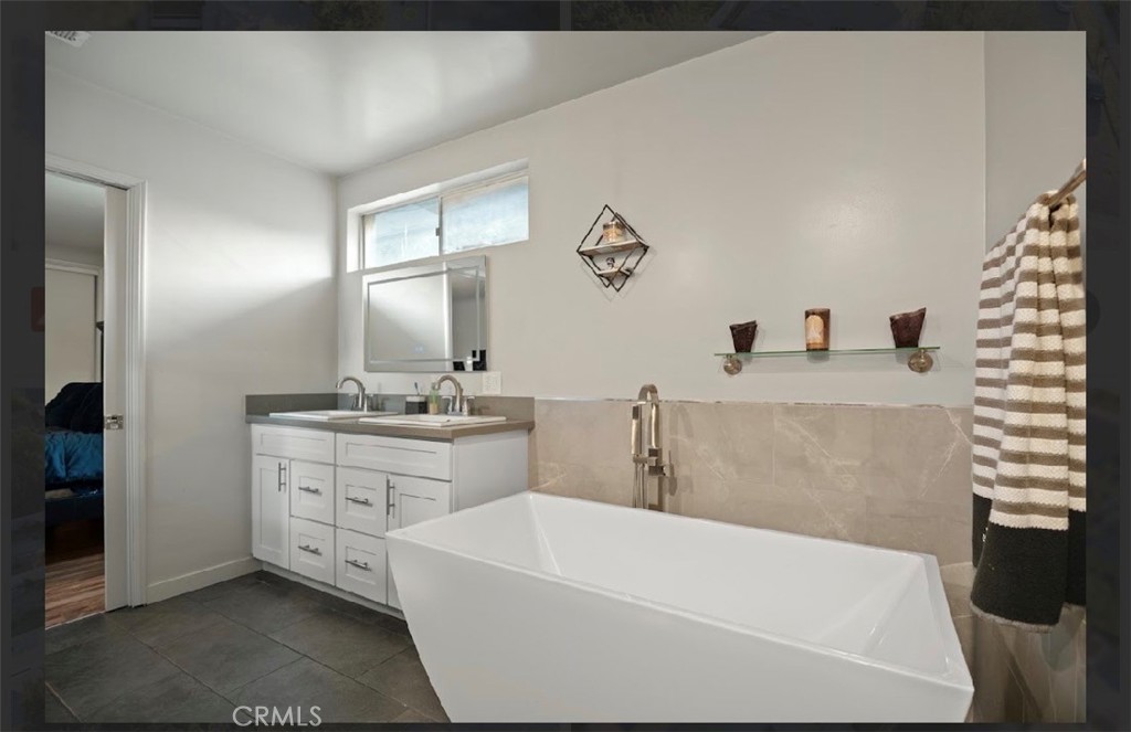 2498 N G St Property Photo 14
