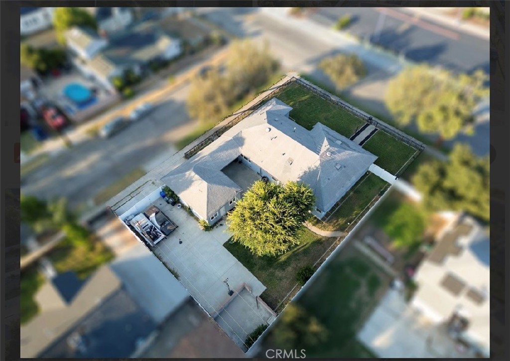 2498 N G St Property Photo 21