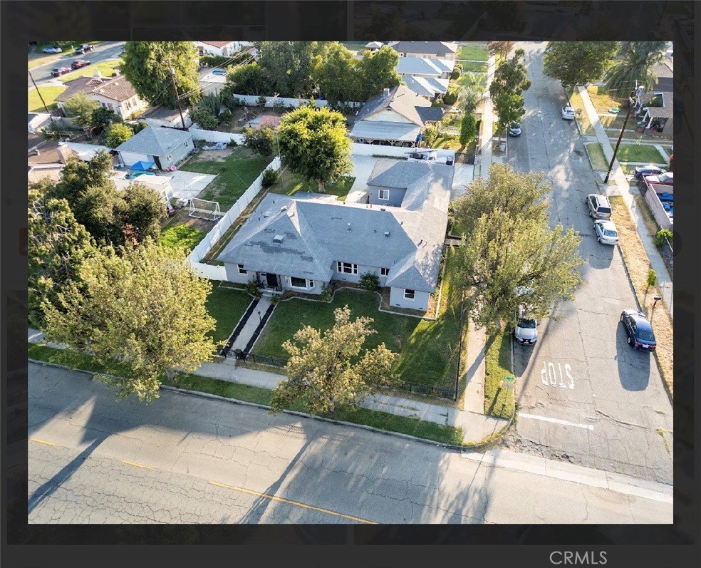 2498 N G St Property Photo 23