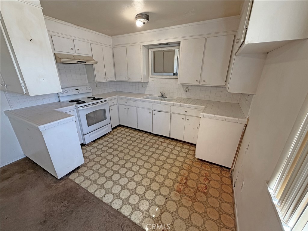 7426 Elata Property Photo 5