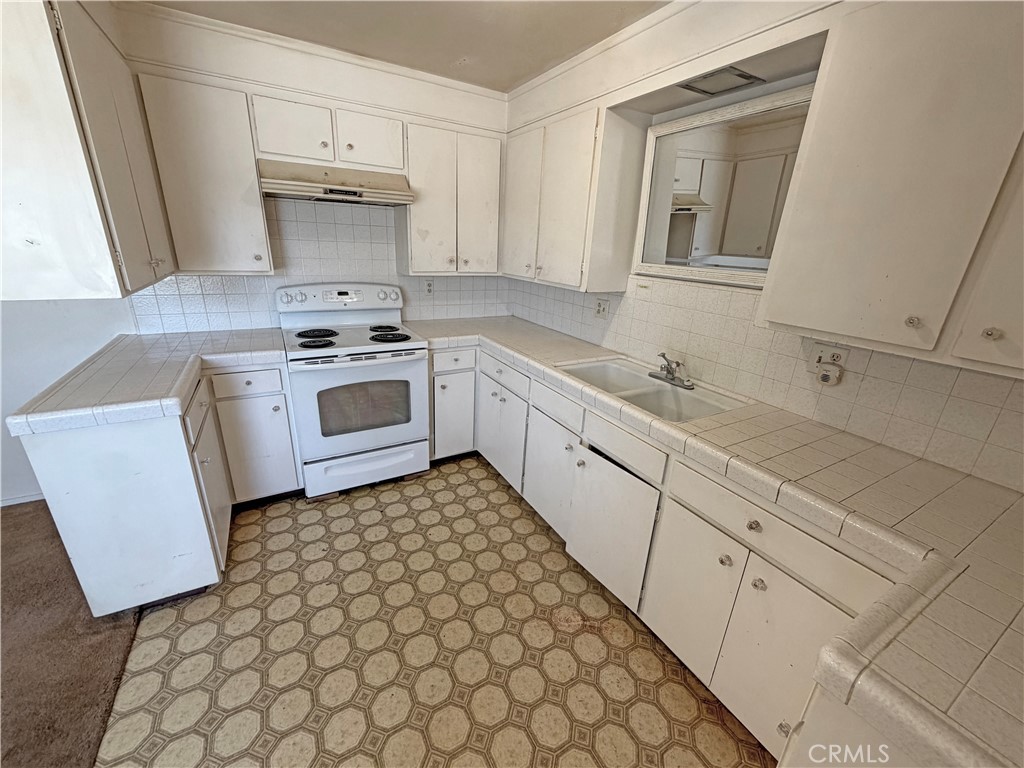7426 Elata Property Photo 6