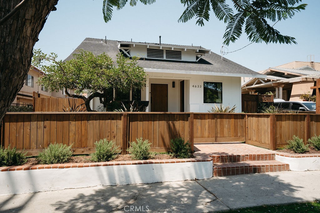 4633 Russell Property Photo
