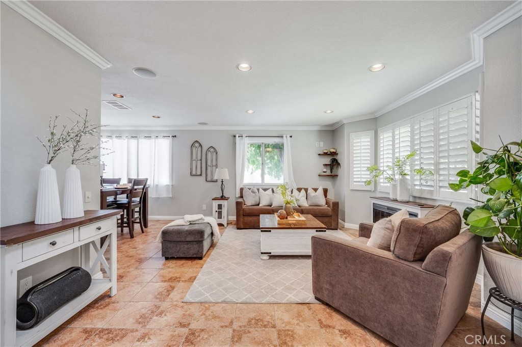 1121 Country Place Property Photo 4