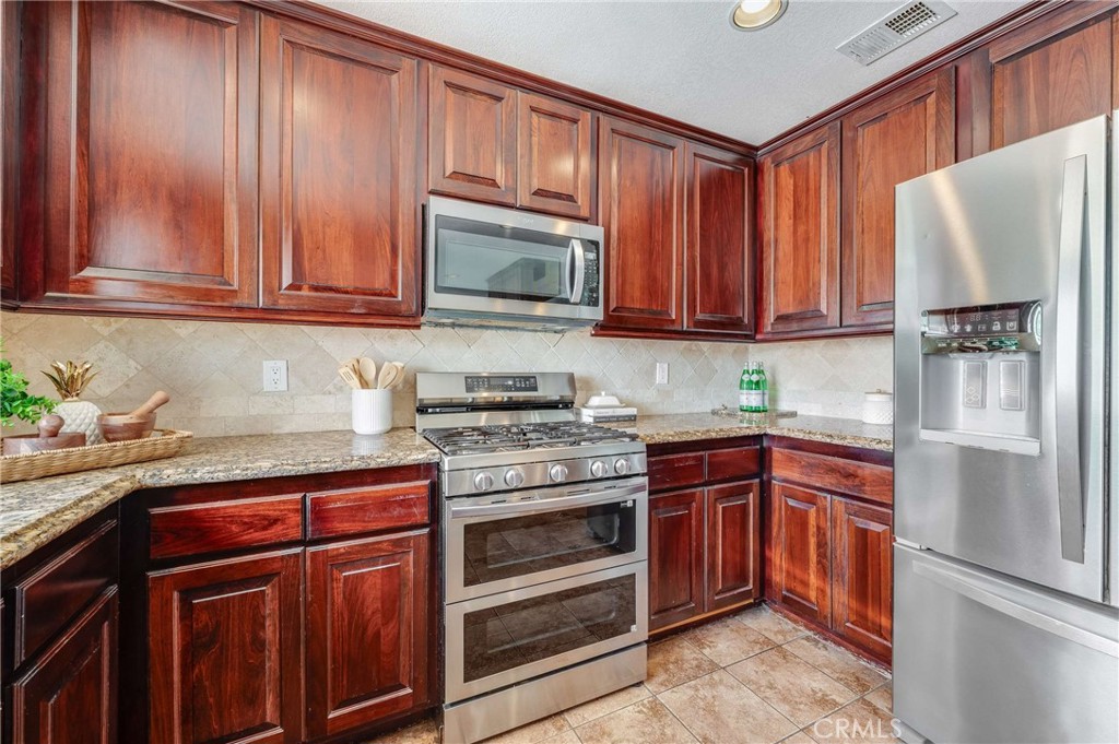 1121 Country Place Property Photo 8