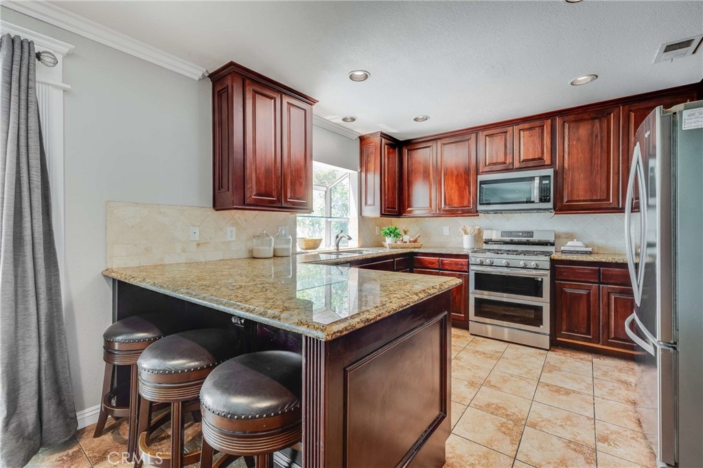 1121 Country Place Property Photo 9