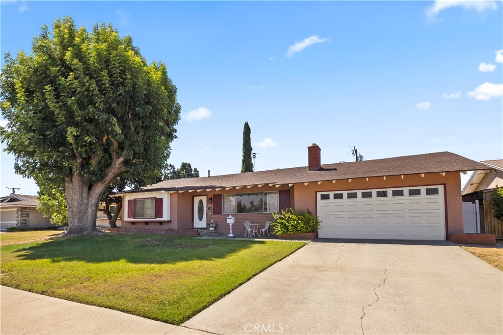 330 Golden Carriage Property Photo 3