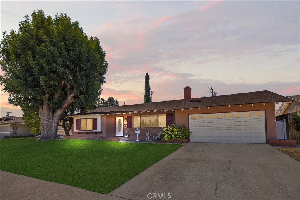 330 Golden Carriage Property Photo 4