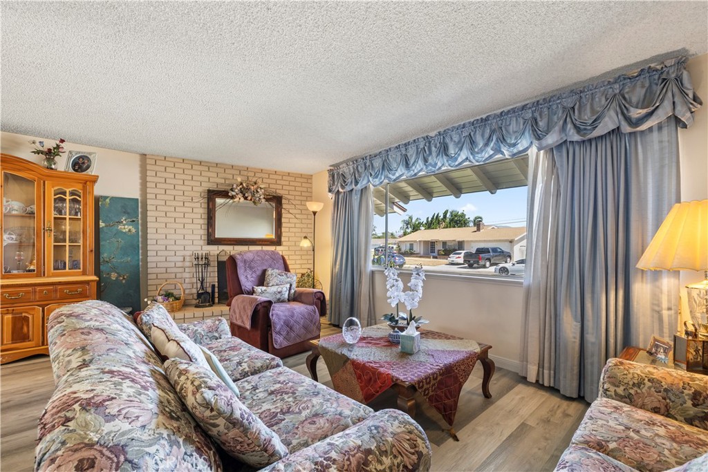 330 Golden Carriage Property Photo 9