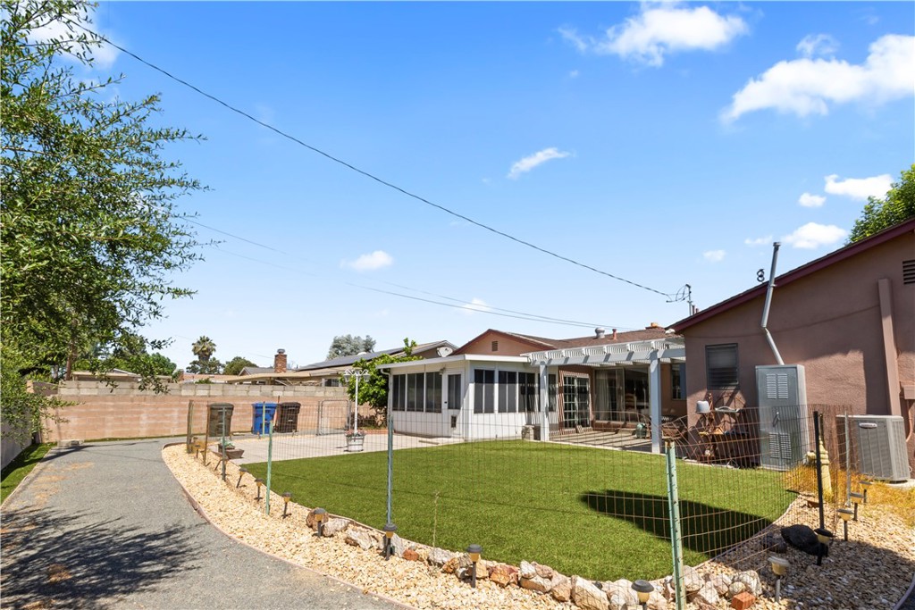 330 Golden Carriage Property Photo 44