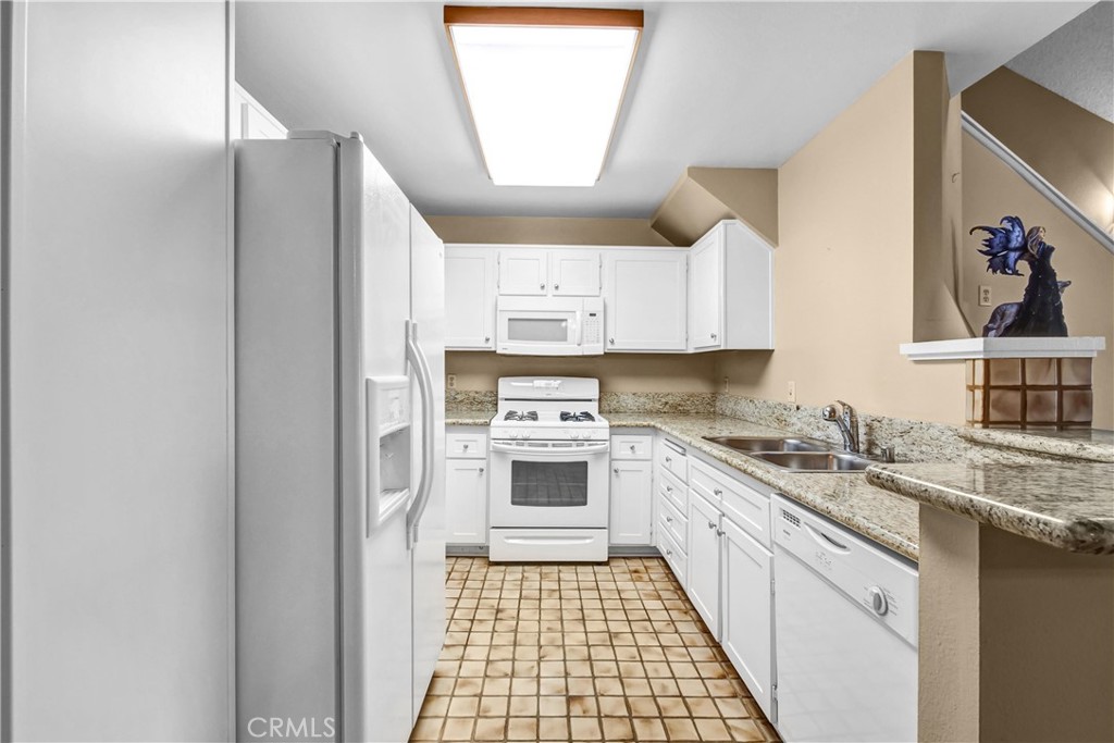 960 W Arrow E Property Photo 8
