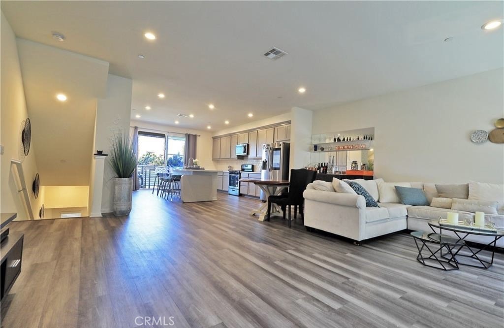 1163 Orchard Property Photo 3
