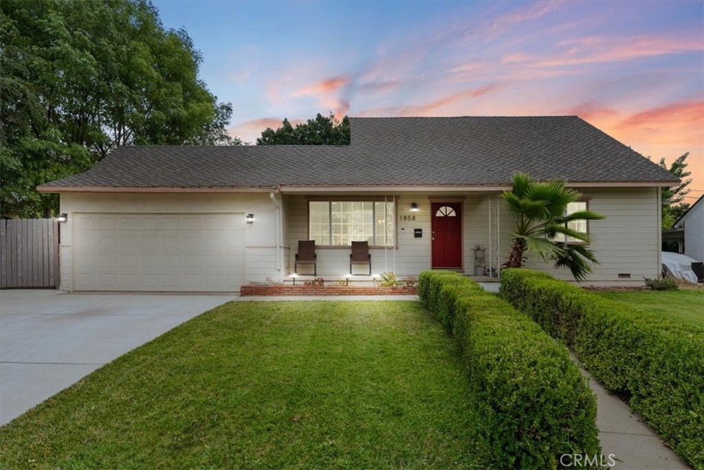 1858 E Edgecomb Street Property Photo 1