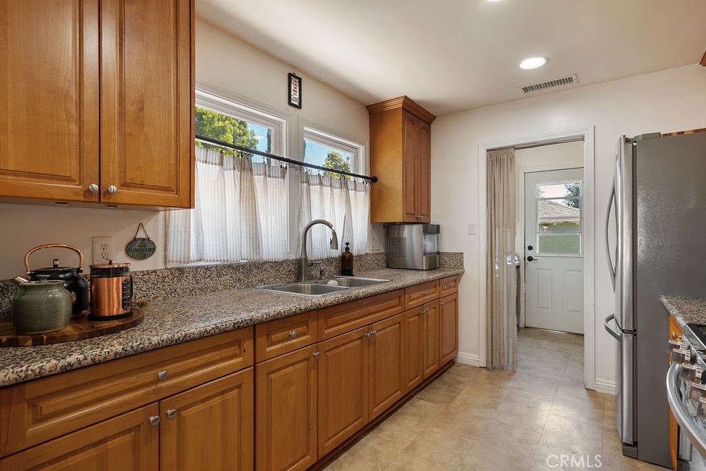 346 W Artesia Property Photo 10