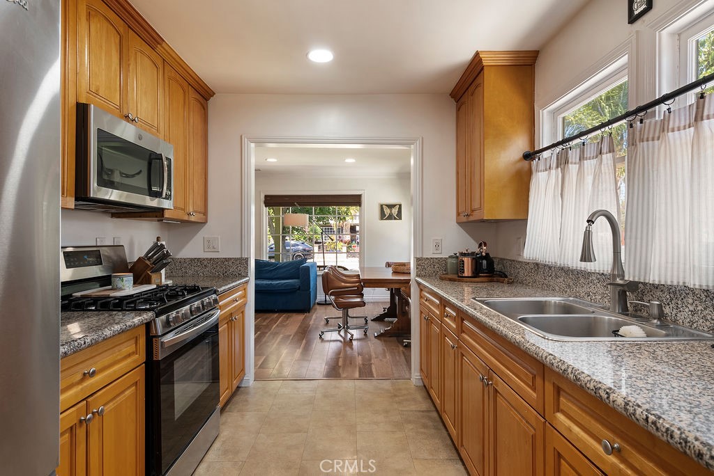 346 W Artesia Property Photo 12