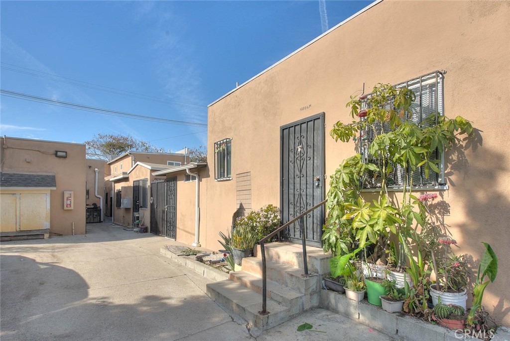 10606 Avalon Boulevard Property Photo 18