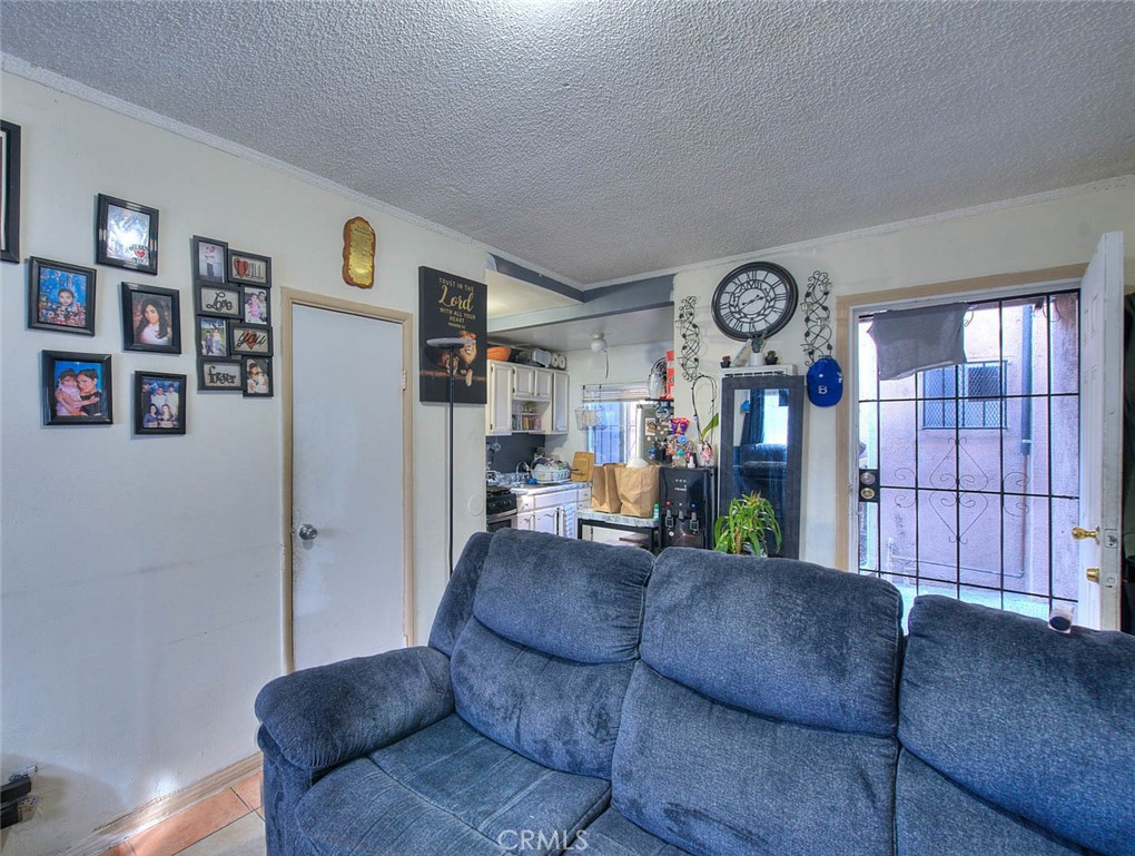 10606 Avalon Boulevard Property Photo 27