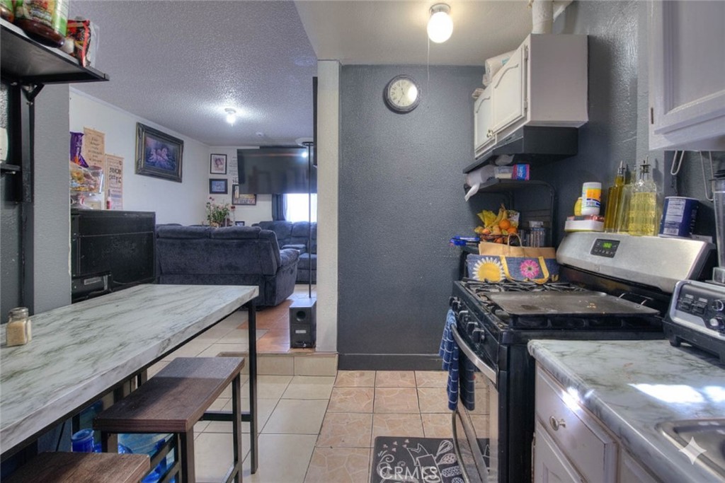10606 Avalon Boulevard Property Photo 28