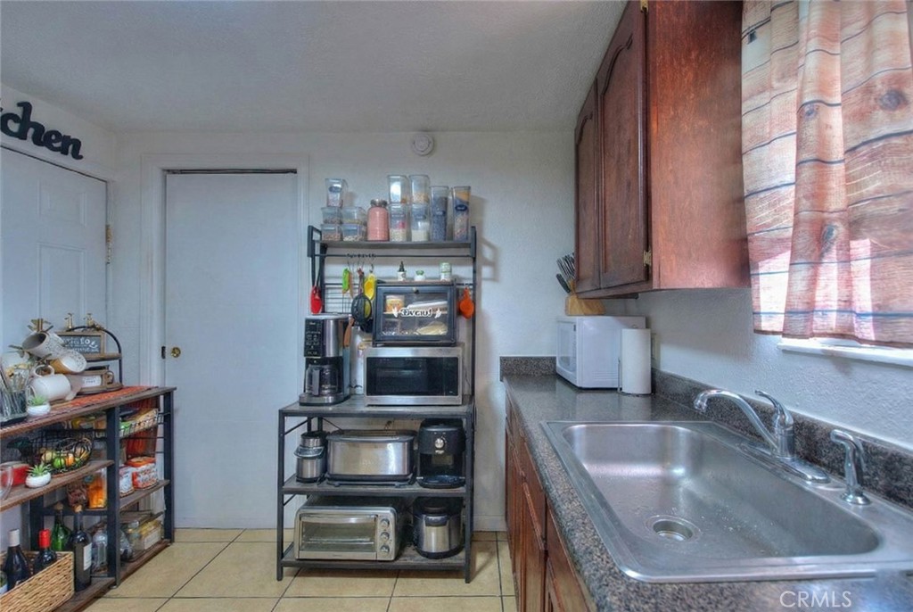 10606 Avalon Boulevard Property Photo 40