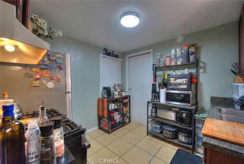 10606 Avalon Boulevard Property Photo 41