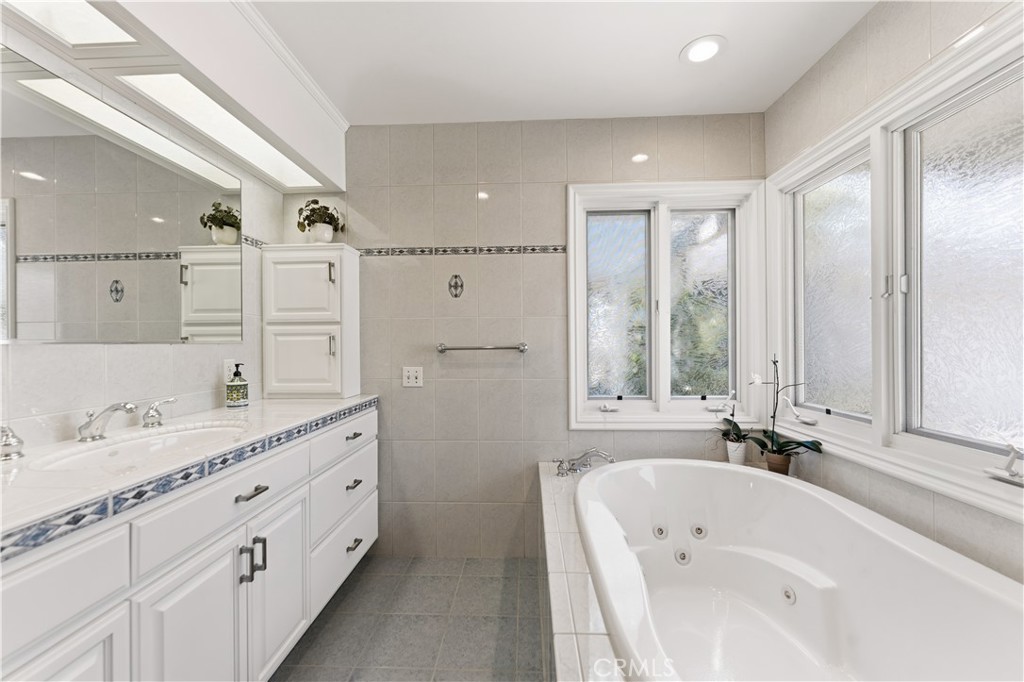 903 E Dalton Property Photo 33
