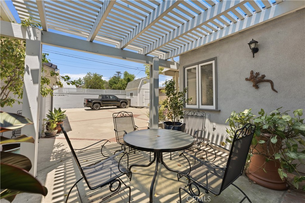 903 E Dalton Property Photo 35