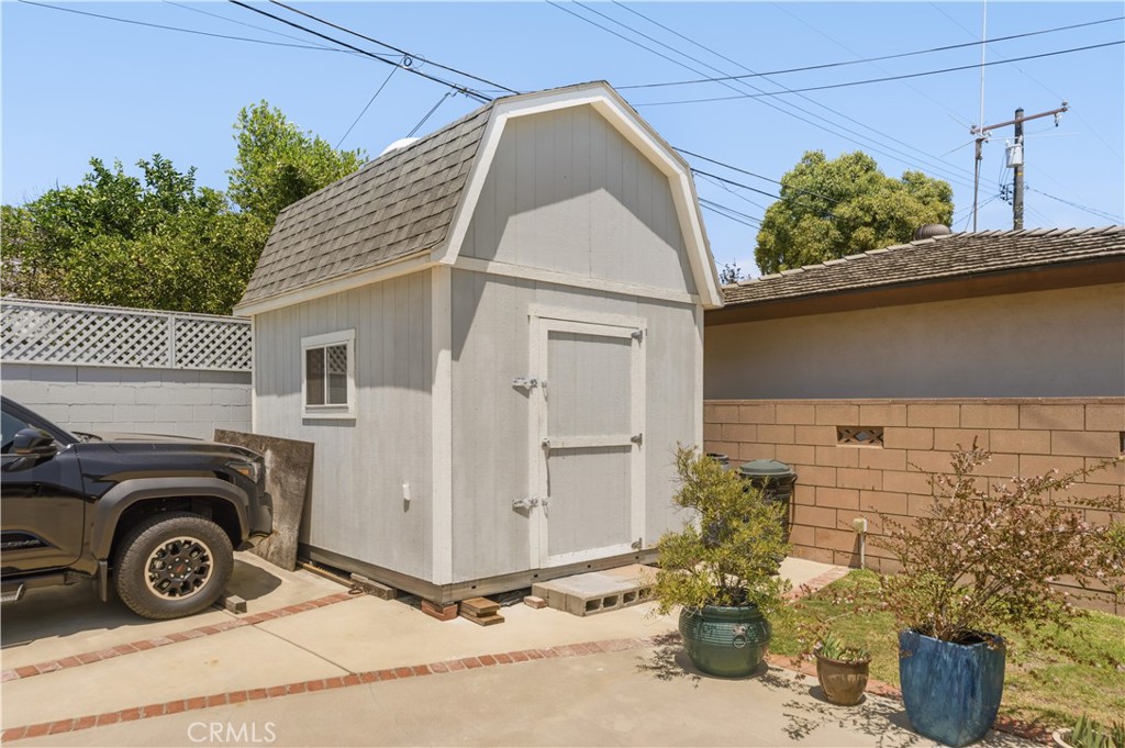 903 E Dalton Property Photo 38