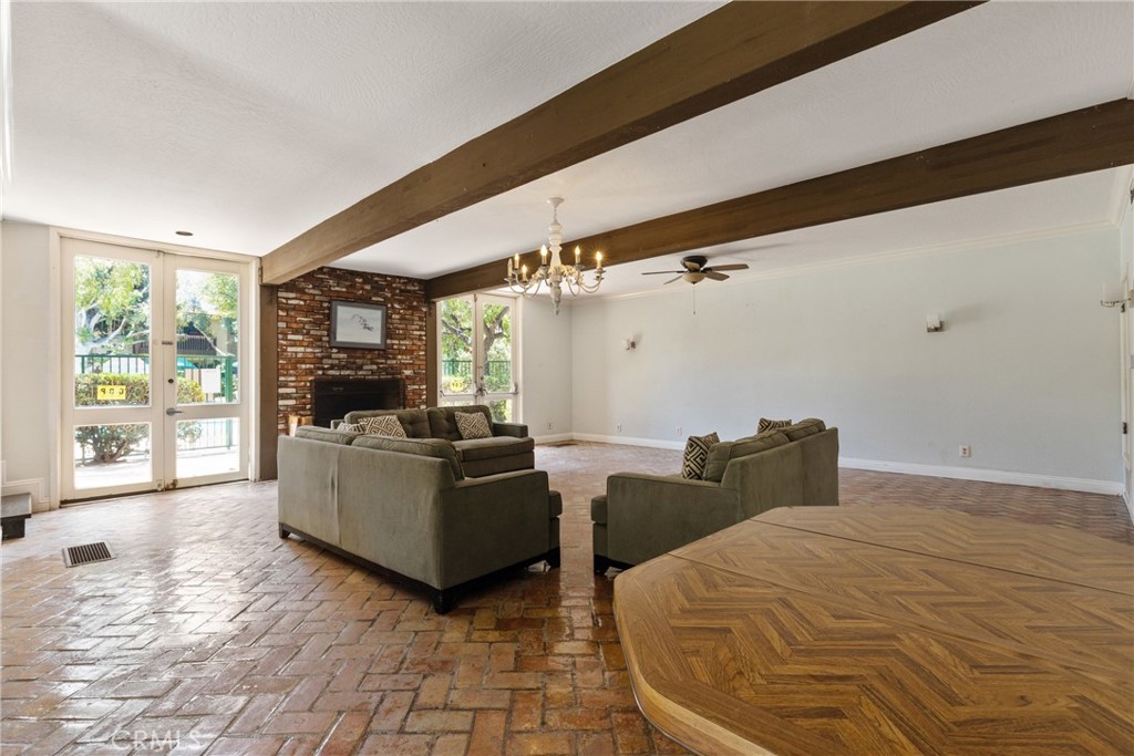 3050 S Bristol 4c Property Photo 16