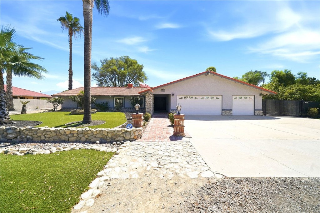 14334 Anthony Place Property Photo 2