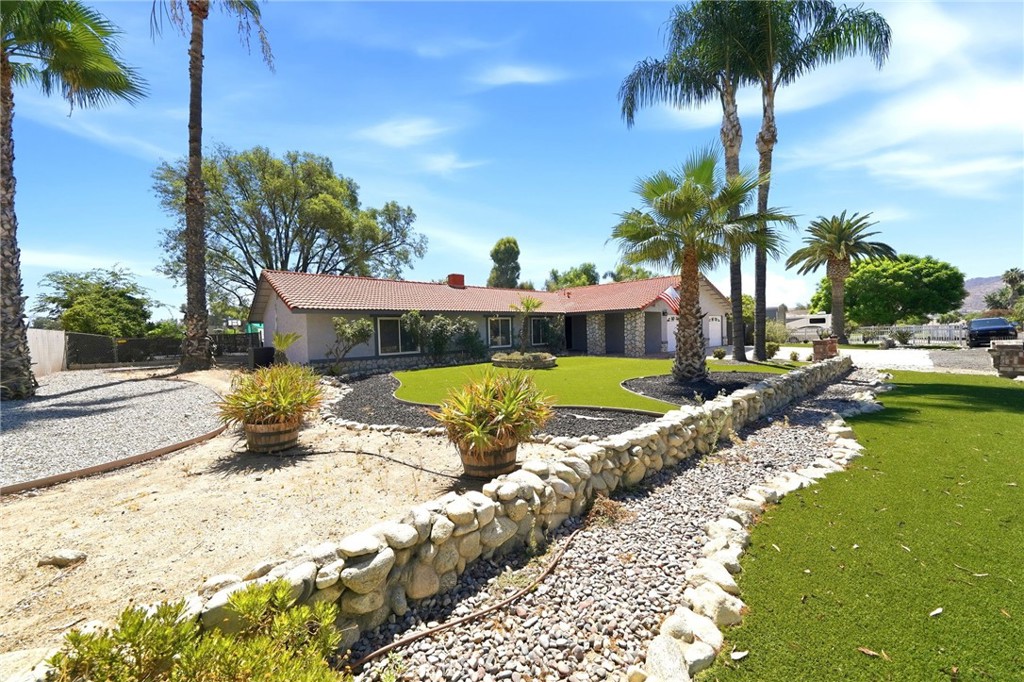 14334 Anthony Place Property Photo 4
