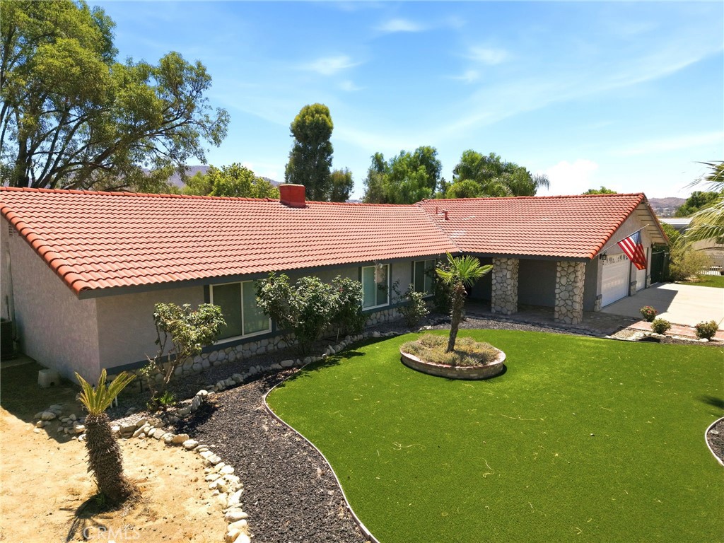 14334 Anthony Place Property Photo 5