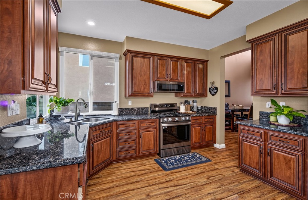 5561 Hunt Club Drive Property Photo 10