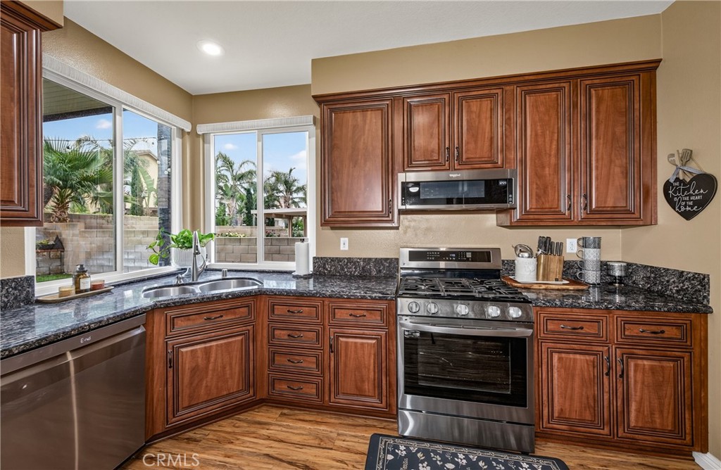 5561 Hunt Club Drive Property Photo 11