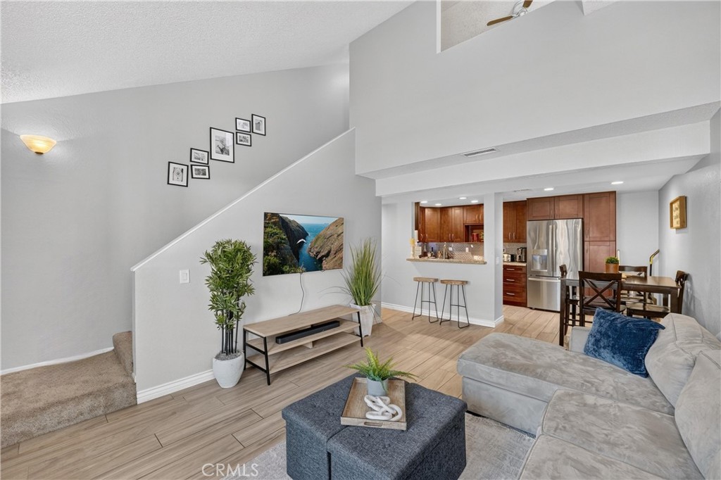 435 W 9th B3 Property Photo 5